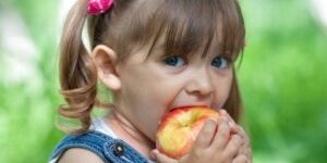 cartoon-stickers-help-kids-choose-healthy-food_40454-72316e9-300×200